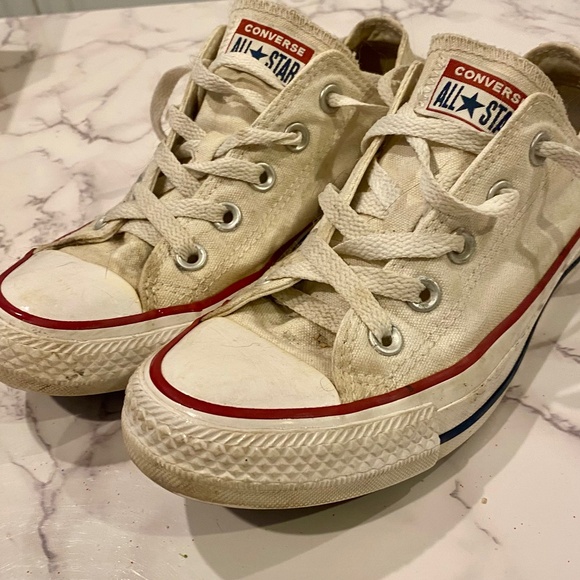 Converse women’s size 6 - Picture 1 of 4
